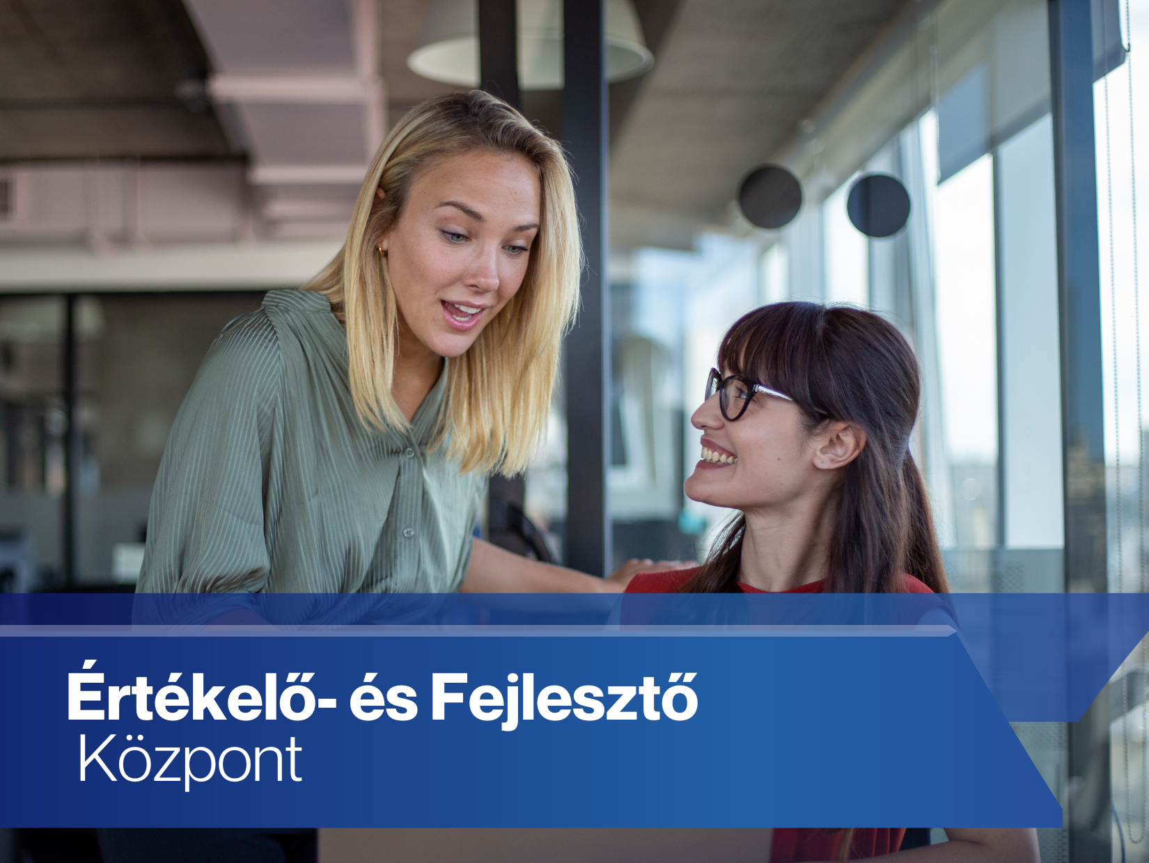 Sárga villanykörte, mint az ötlet és ezáltal az AC-k ésDC-k jelképe